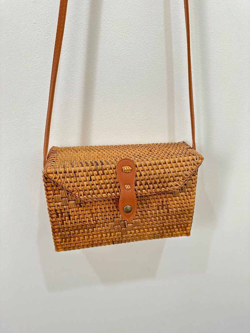 TAS ROTAN